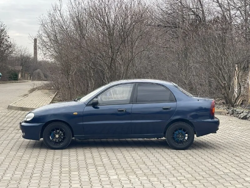 Продам автомобиль, chevrolet lanos, состояние авто очень хорошее! как внешне так и технически! ржавчин гнилья нету ! мотор работает как часики! не дымит, масло не ест ! мкпп обслужена переключает отлично, не хрустит и не выбивает! салон чистый и ухоженный! по электрике все работает !акб стоит новый ! днище пороги, стаканы целые, все в отличном состоянии! по документам все кристально чисто, без штрафов арестов и запретов! любой вид переоформления! техосмотр пройден. диагностическая карта есть✅ год выпуска 2008 пробег 168.000тыс, оригинал! объем двигателя 1.5 ecotec гур 2 стеклоподъемника сигнализация центральный замок приятная акустика подушки безопасности. цена авто 265.000тыс рублей, торг реальному покупателю! по телефону не торгуюсь! звоните в любое время дня и ночи +79490838933 осмотр автомобиля, г. донецк - фотография - 7