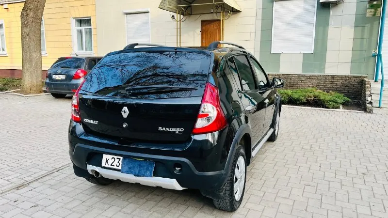 Здравствуйте, продам renault сандеро степвей, 2014г, состояние машины в полном порядке не каких вложений не требует ! кузов в идеальном состоянии оцинкованный без коррозии и сколов, вся машины в родне и без дтп ! два комплекта колёс зима лето, пробег 156, двигатель работает отлично масло от замены до замены, двигатель цепной ! ходовая часть без каких либо постоянных шумов, сигнализация с автозапуском, салон чистый и ухоженный ! очень высокий клиренс, за время владения не когда не подвела, и показала себя отлично ! болле подробно по телефону, могу скинуть видео ! +79484816190 цена 675000₽ торг 📞 звоните: +7(948)4816190 - фотография - 5