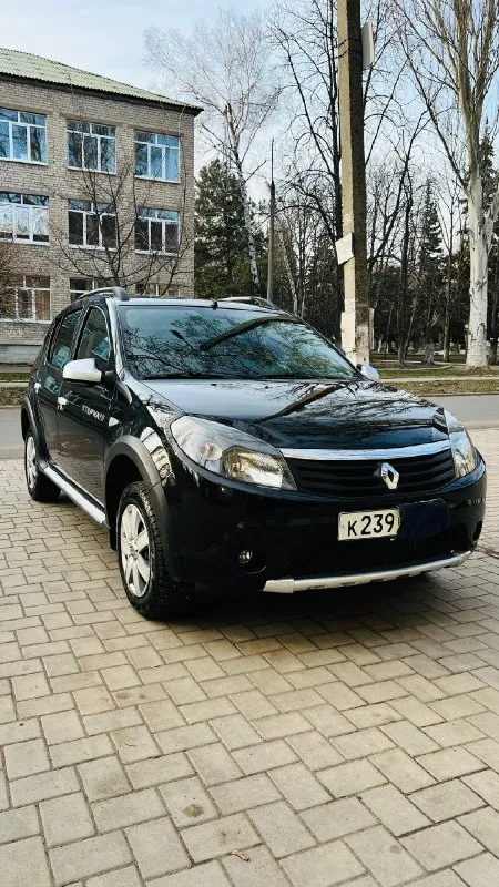 Здравствуйте, продам renault сандеро степвей, 2014г, состояние машины в полном порядке не каких вложений не требует ! кузов в идеальном состоянии оцинкованный без коррозии и сколов, вся машины в родне и без дтп ! два комплекта колёс зима лето, пробег 156, двигатель работает отлично масло от замены до замены, двигатель цепной ! ходовая часть без каких либо постоянных шумов, сигнализация с автозапуском, салон чистый и ухоженный ! очень высокий клиренс, за время владения не когда не подвела, и показала себя отлично ! болле подробно по телефону, могу скинуть видео ! +79484816190 цена 675000₽ торг 📞 звоните: +7(948)4816190 - фотография - 7