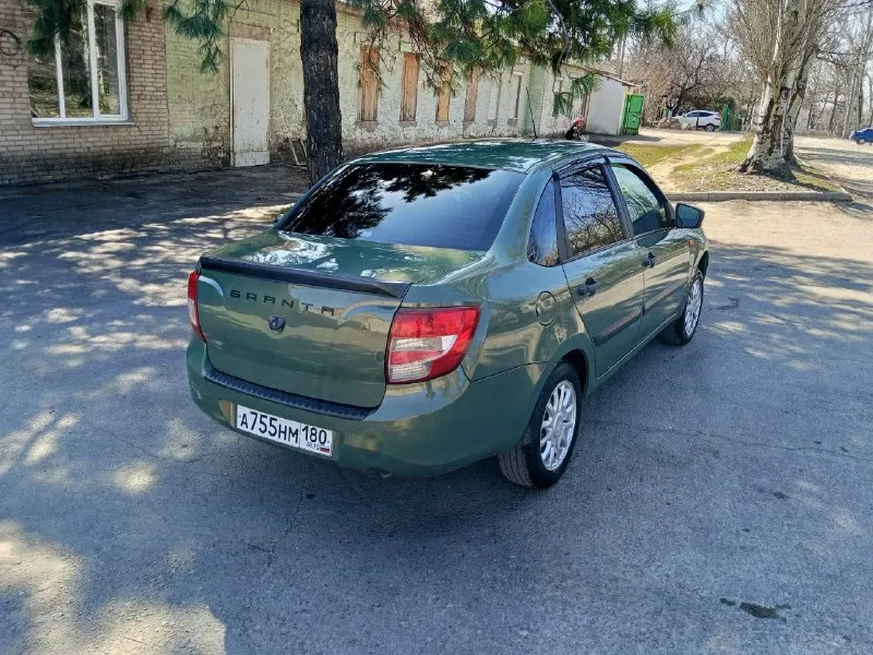 Продам ваз гранта 2013г. тех. осмотр есть авто в хорошем состоянии цена 420т. р торг при осмотре подробности по телефону осмотр г. амвросиевка ☎️ +79498541988 📞 звоните: +7(949)8541988 - фотография - 3