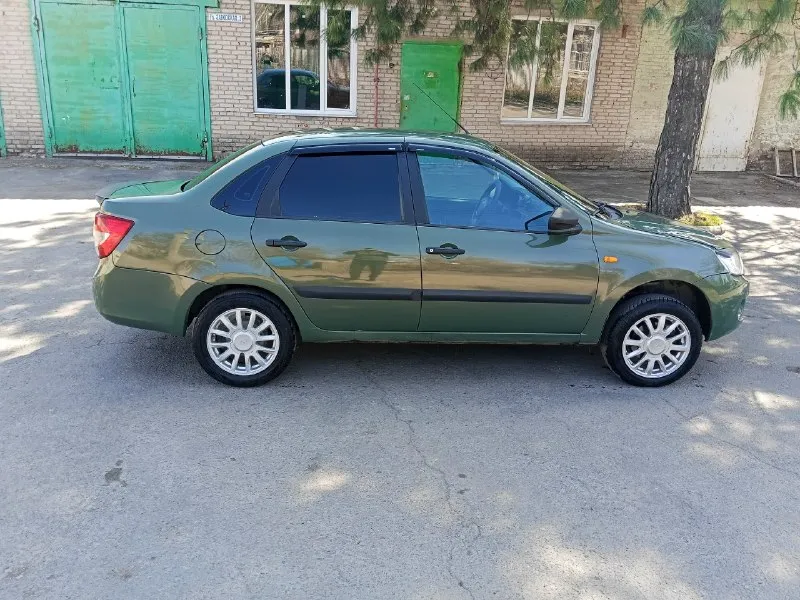 Продам ваз гранта 2013г. тех. осмотр есть авто в хорошем состоянии цена 420т. р торг при осмотре подробности по телефону осмотр г. амвросиевка ☎️ +79498541988 📞 звоните: +7(949)8541988 - фотография - 4