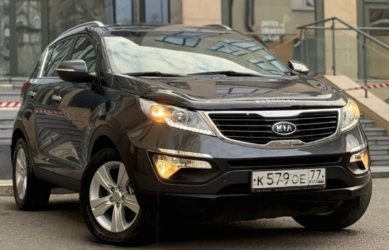 Продам kia sportage
1 Владелец. Без дтп!
Родной окрас.
Год:2013
Цена:1.300.000₽
Торг при осмотре!
Привод:передний
Родной пробег:170.000км
Коробка:механика
: 2Л бензин.
1 Владелец с автосалона, пробег подтвержденный, сервисные книжки, все чеки по обслуживанию есть, кузов без единого крашеного элемента, весь в заводском окрасе, без гнили и ржавчины, мотор работает отлично как на холодную, так и на горячую, не цокатит, не стучит, все отлично, вложений не каких не требует обсолютно.
Комплектация: мульти руль, 4 эл. Стеклоподемника, подогревы всех сидений, двух зонный климат контроль, помощь при подъёме, датчик света и дождя, штатная музыка с блютузом, парктроники, сигнализация пандора. Резина зима лето.
По запросу отправлю видео обзор.
По вопросам звоните.
Номер:
+79495895440 +7 949 594-15-39
На обоих номерах тг. И max
Тг. @avto_dnr123
📞 Звоните: +7(949)5895440 - фотография - 1