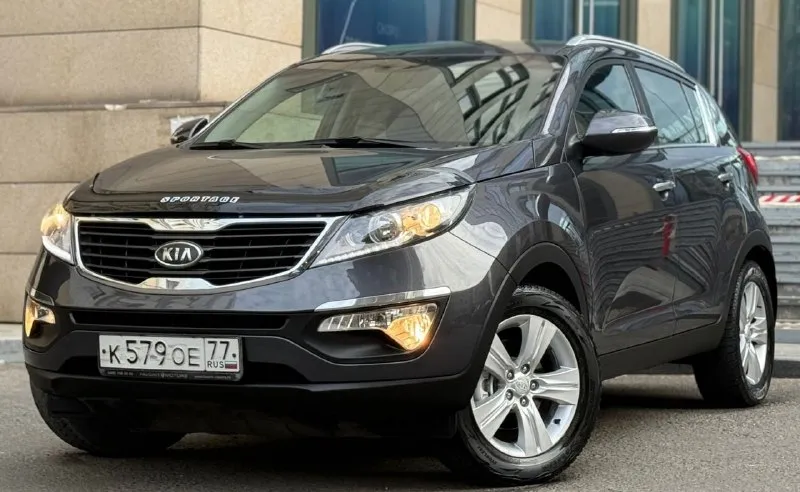 Продам kia sportage
1 Владелец. Без дтп!
Родной окрас.
Год:2013
Цена:1.300.000₽
Торг при осмотре!
Привод:передний
Родной пробег:170.000км
Коробка:механика
: 2Л бензин.
1 Владелец с автосалона, пробег подтвержденный, сервисные книжки, все чеки по обслуживанию есть, кузов без единого крашеного элемента, весь в заводском окрасе, без гнили и ржавчины, мотор работает отлично как на холодную, так и на горячую, не цокатит, не стучит, все отлично, вложений не каких не требует обсолютно.
Комплектация: мульти руль, 4 эл. Стеклоподемника, подогревы всех сидений, двух зонный климат контроль, помощь при подъёме, датчик света и дождя, штатная музыка с блютузом, парктроники, сигнализация пандора. Резина зима лето.
По запросу отправлю видео обзор.
По вопросам звоните.
Номер:
+79495895440 +7 949 594-15-39
На обоих номерах тг. И max
Тг. @avto_dnr123
📞 Звоните: +7(949)5895440 - фотография - 3
