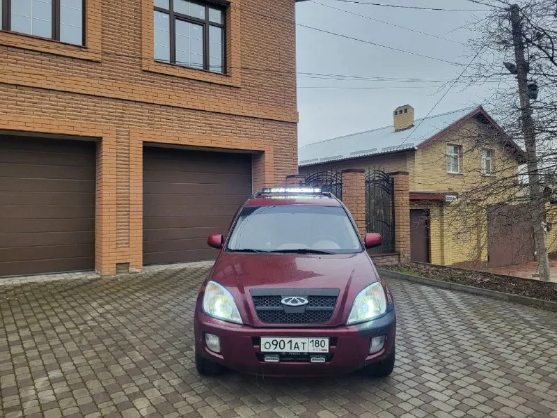 Продам авто chery tiggo 2.0 (чери тигго) цена: 375.000руб пробег: 121.000 год выпуска: 2009 год город: донецк номер: +7 949 086 06 31( telegram) автомобиль покупался новым в автосалоне в донецке, в одних руках с момента покупки, двигатель в отличном состояние, ходовая часть перебранна, коробка без нареканий, хорошая комплектация, полный электро пакет, электро зеркала, мультируль, подогревы сидений, рабочий кондиционер, штатная сигнализация, стёкла все родные, новый аккамулятор, два ключа. по кузову отлично сохранился для своих лет. хороший семейный автомобиль. звоните пишите. - фотография - 4