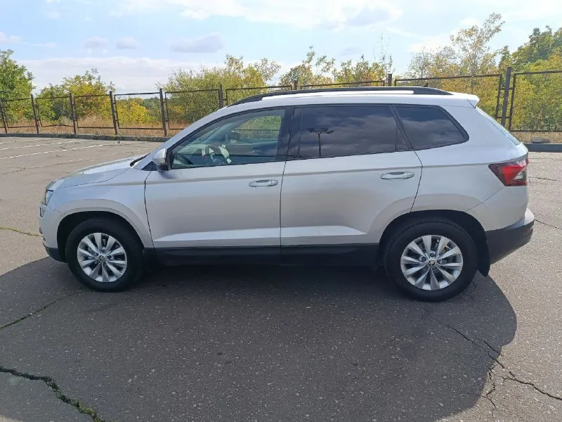 Продам skoda karoq 2020 г 1,4 turbo, 152 л с пробег 106000 тыс. продажа от собственника машина в достойном состоянии, салон как новый. хорошая комплектация. донецк все детали по телефону +79494928738 📞 звоните: +7(949)4928738 - фотография - 4