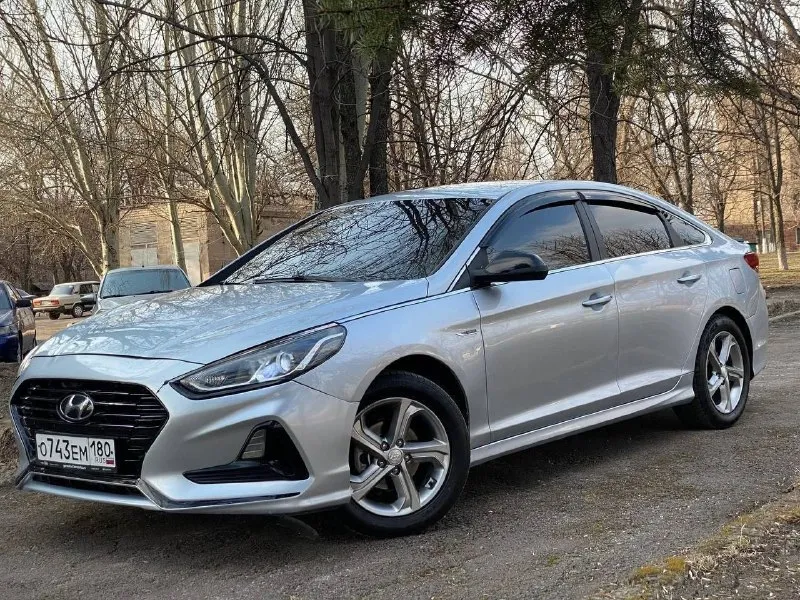 🔥 hyundai sonata 2018 – идеальное техническое состояние, лучшая цена! самый низ рынка 🔥 цена: 1 310 000 рублей!!! также рассматриваю обмен ! +7949-426-09-30 продается hyundai sonata 2018 года выпуска 2.0 бензин на автомате в идеальном техническом состоянии. двигатель и коробка автомат работают идеально! ходовая вся новая! автомобиль прошел полную диагностику, все узлы и агрегаты работают безупречно. +7949-426-09-30 цена – ниже рыночной! невероятная возможность приобрести надежный и стильный автомобиль по очень привлекательной цене. комплектация : многозонный климат контроль, круиз контроль, подогрев сидений, очень качественная музыка, большая сенсорная магнитола, мультируль, прогрев зеркал с электроприводом и многое другое. .. звоните прямо сейчас, чтобы узнать все детали и договориться о просмотре! +7949-426-09-30 енакиево возможна доставка в любой город днр 📞 звоните: +7(949)4260930 - фотография - 1