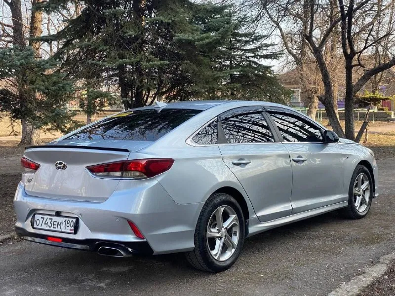 🔥 hyundai sonata 2018 – идеальное техническое состояние, лучшая цена! самый низ рынка 🔥 цена: 1 310 000 рублей!!! также рассматриваю обмен ! +7949-426-09-30 продается hyundai sonata 2018 года выпуска 2.0 бензин на автомате в идеальном техническом состоянии. двигатель и коробка автомат работают идеально! ходовая вся новая! автомобиль прошел полную диагностику, все узлы и агрегаты работают безупречно. +7949-426-09-30 цена – ниже рыночной! невероятная возможность приобрести надежный и стильный автомобиль по очень привлекательной цене. комплектация : многозонный климат контроль, круиз контроль, подогрев сидений, очень качественная музыка, большая сенсорная магнитола, мультируль, прогрев зеркал с электроприводом и многое другое. .. звоните прямо сейчас, чтобы узнать все детали и договориться о просмотре! +7949-426-09-30 енакиево возможна доставка в любой город днр 📞 звоните: +7(949)4260930 - фотография - 3