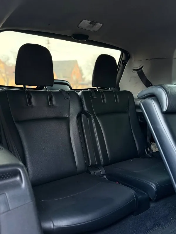 В продаже toyota highlander комфортный семейный и очень надежный автомобиль год выпуска 2011 на самом надежном и бодро едущем моторе 3.5 работает идеально обыкновенный гидротрансформатор переключается мягко и плавно без пинков и рывков ходовая часть полностью обслужена салон в отличном состоянии максимальная комплектация с третим рядом сидений 7 мест многозонным климат контролем и т. д. в машине есть абсолютно все для комфортного вождения цена 1.890.000 ₽ возможен торг реальному и быстрому покупателю возле авто возможна продажа в кредит обмен за более подробной информацией по телефону +7 949-742-53-98 +7 949-453-80-40 📞 звоните: +7(949)7425398 - фотография - 8