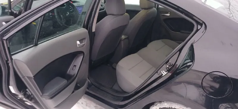 Продаётся kia forte yd (cerаto), рестайлинг, 2018г. В. , 2.0., .,
Пробег 188000км.
Пригнана из америки осенью 2021 года в мариуполь.
Без дтп.
Авто выкуплено на аукционе после кражи.
Один хозяин.
Состояние: кузов,   двигатель, ходовка, акпп, салон - отличное. Поменял в декабре 2024г.   Поставил с донора, практически новая.
Сейчас пробег на 70000км.
Вложений ни каких не надо, всё полностью работает.
Комплектация: кондиционер, круиз, обогрев зеркал, противотуманки, магнитола teyes с инет 4g,   навигацией, видео,   камерой з/вида. Сигнализация starline e96, с симкой и gps, дистанционный автозапуск. (управление и отслеживание с телефона).
То пройдено !!!!  Все доки готовы для постановки на учёт в гибдд.
С авто отдам комплект зимней и летней резины на дисках. А так же штатную магнитолу, пластиковую защиту, снятую (в рабочем состоянии).
Цена 1.250 🍋
Авто местное. Мариуполь
Звонить
+79494999172
📲 Tg: роман
📞 Звоните: +7(949)4999172 - фотография - 10