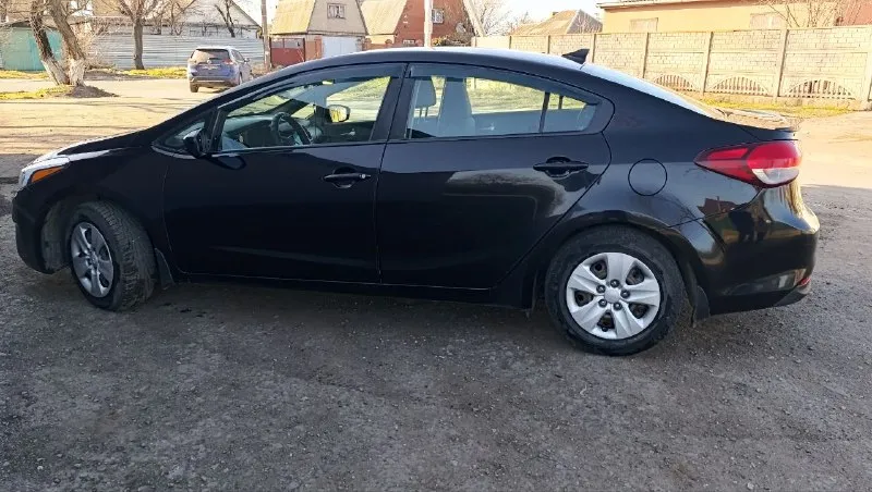 Продаётся kia forte yd (cerаto), рестайлинг, 2018г. В. , 2.0., .,
Пробег 188000км.
Пригнана из америки осенью 2021 года в мариуполь.
Без дтп.
Авто выкуплено на аукционе после кражи.
Один хозяин.
Состояние: кузов,   двигатель, ходовка, акпп, салон - отличное. Поменял в декабре 2024г.   Поставил с донора, практически новая.
Сейчас пробег на 70000км.
Вложений ни каких не надо, всё полностью работает.
Комплектация: кондиционер, круиз, обогрев зеркал, противотуманки, магнитола teyes с инет 4g,   навигацией, видео,   камерой з/вида. Сигнализация starline e96, с симкой и gps, дистанционный автозапуск. (управление и отслеживание с телефона).
То пройдено !!!!  Все доки готовы для постановки на учёт в гибдд.
С авто отдам комплект зимней и летней резины на дисках. А так же штатную магнитолу, пластиковую защиту, снятую (в рабочем состоянии).
Цена 1.250 🍋
Авто местное. Мариуполь
Звонить
+79494999172
📲 Tg: роман
📞 Звоните: +7(949)4999172 - фотография - 5