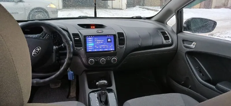 Продаётся kia forte yd (cerаto), рестайлинг, 2018г. В. , 2.0., .,
Пробег 188000км.
Пригнана из америки осенью 2021 года в мариуполь.
Без дтп.
Авто выкуплено на аукционе после кражи.
Один хозяин.
Состояние: кузов,   двигатель, ходовка, акпп, салон - отличное. Поменял в декабре 2024г.   Поставил с донора, практически новая.
Сейчас пробег на 70000км.
Вложений ни каких не надо, всё полностью работает.
Комплектация: кондиционер, круиз, обогрев зеркал, противотуманки, магнитола teyes с инет 4g,   навигацией, видео,   камерой з/вида. Сигнализация starline e96, с симкой и gps, дистанционный автозапуск. (управление и отслеживание с телефона).
То пройдено !!!!  Все доки готовы для постановки на учёт в гибдд.
С авто отдам комплект зимней и летней резины на дисках. А так же штатную магнитолу, пластиковую защиту, снятую (в рабочем состоянии).
Цена 1.250 🍋
Авто местное. Мариуполь
Звонить
+79494999172
📲 Tg: роман
📞 Звоните: +7(949)4999172 - фотография - 7