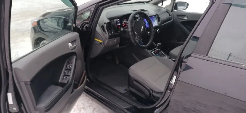 Продаётся kia forte yd (cerаto), рестайлинг, 2018г. В. , 2.0., .,
Пробег 188000км.
Пригнана из америки осенью 2021 года в мариуполь.
Без дтп.
Авто выкуплено на аукционе после кражи.
Один хозяин.
Состояние: кузов,   двигатель, ходовка, акпп, салон - отличное. Поменял в декабре 2024г.   Поставил с донора, практически новая.
Сейчас пробег на 70000км.
Вложений ни каких не надо, всё полностью работает.
Комплектация: кондиционер, круиз, обогрев зеркал, противотуманки, магнитола teyes с инет 4g,   навигацией, видео,   камерой з/вида. Сигнализация starline e96, с симкой и gps, дистанционный автозапуск. (управление и отслеживание с телефона).
То пройдено !!!!  Все доки готовы для постановки на учёт в гибдд.
С авто отдам комплект зимней и летней резины на дисках. А так же штатную магнитолу, пластиковую защиту, снятую (в рабочем состоянии).
Цена 1.250 🍋
Авто местное. Мариуполь
Звонить
+79494999172
📲 Tg: роман
📞 Звоните: +7(949)4999172 - фотография - 9