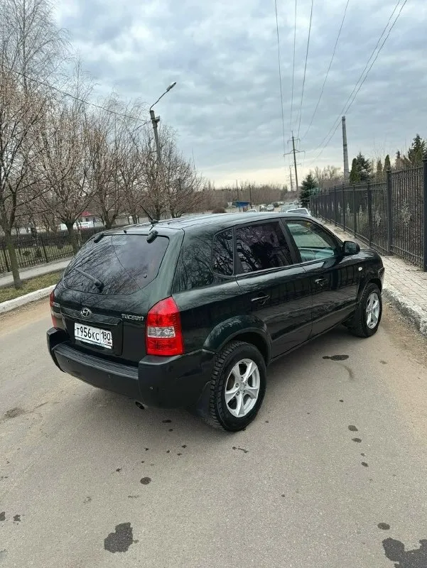 Продам hyundai tucson 2008г. в я хозяин по всем документам, мотор бензин 2.0 на механике. хочу за машину 🔴800.000₽🔴торговаться не намерен, смотрите цены! отличное состояние машины, кузов без рыжиков, аварий, и прочего - в родном окрасе! приезжайте проверяйте! резина зимняя новая, есть летняя в комплекте. подогревы сидений, эл. зеркала, сигнализация, 4 подъемника, датчик дождь свет, хорошая музыка, и еще много чего! диагностическая карта(техосмотр) в наличии, хоть сразу в мрео. автотека идеальная, пробег 233т. км на машине езжу, пробег растет. в последних руках 13лет, два ключа птс оригинал! по днищу перед зимой занимался, обрабатывал, целое! +79494239299 📞 звоните: +7(949)4239299 - фотография - 2