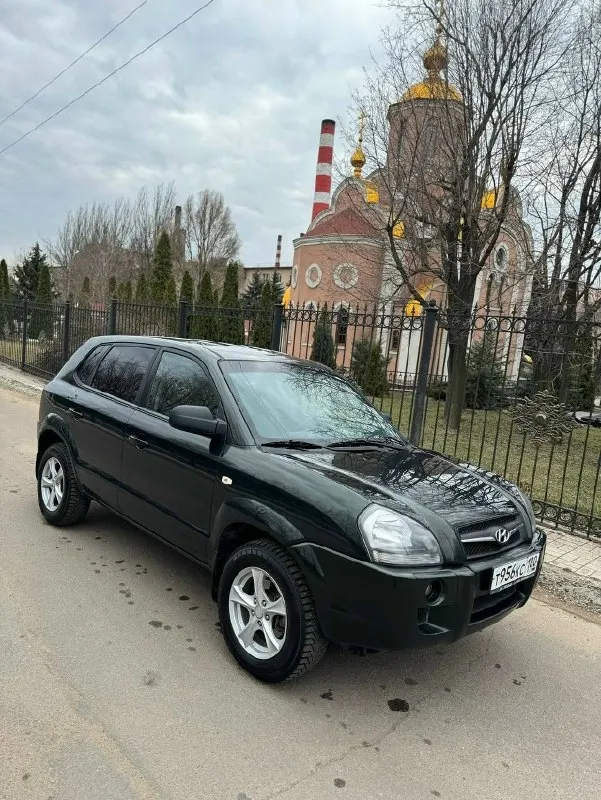 Продам hyundai tucson 2008г. в я хозяин по всем документам, мотор бензин 2.0 на механике. хочу за машину 🔴800.000₽🔴торговаться не намерен, смотрите цены! отличное состояние машины, кузов без рыжиков, аварий, и прочего - в родном окрасе! приезжайте проверяйте! резина зимняя новая, есть летняя в комплекте. подогревы сидений, эл. зеркала, сигнализация, 4 подъемника, датчик дождь свет, хорошая музыка, и еще много чего! диагностическая карта(техосмотр) в наличии, хоть сразу в мрео. автотека идеальная, пробег 233т. км на машине езжу, пробег растет. в последних руках 13лет, два ключа птс оригинал! по днищу перед зимой занимался, обрабатывал, целое! +79494239299 📞 звоните: +7(949)4239299 - фотография - 4