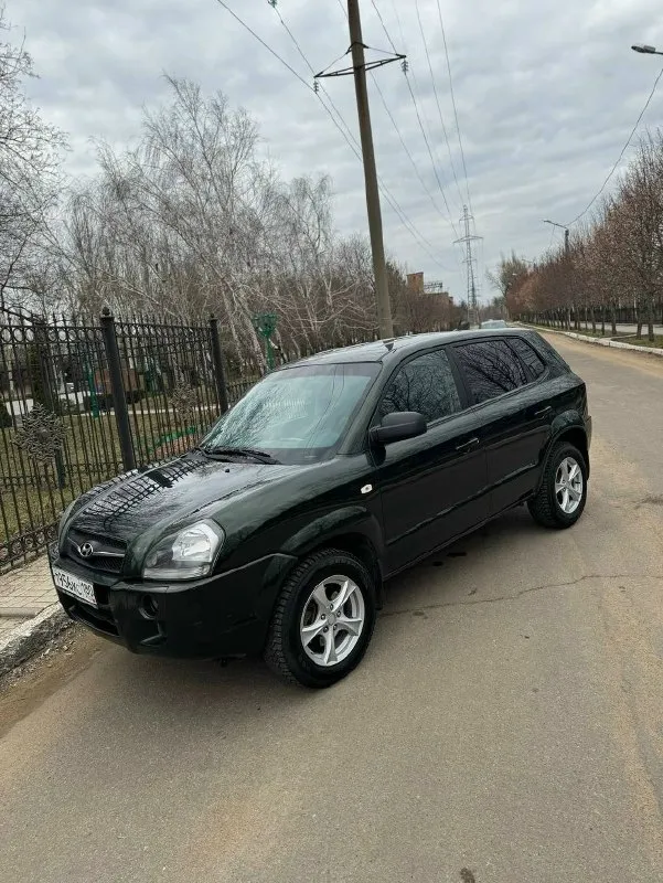 Продам hyundai tucson 2008г. в я хозяин по всем документам, мотор бензин 2.0 на механике. хочу за машину 🔴800.000₽🔴торговаться не намерен, смотрите цены! отличное состояние машины, кузов без рыжиков, аварий, и прочего - в родном окрасе! приезжайте проверяйте! резина зимняя новая, есть летняя в комплекте. подогревы сидений, эл. зеркала, сигнализация, 4 подъемника, датчик дождь свет, хорошая музыка, и еще много чего! диагностическая карта(техосмотр) в наличии, хоть сразу в мрео. автотека идеальная, пробег 233т. км на машине езжу, пробег растет. в последних руках 13лет, два ключа птс оригинал! по днищу перед зимой занимался, обрабатывал, целое! +79494239299 📞 звоните: +7(949)4239299 - фотография - 6