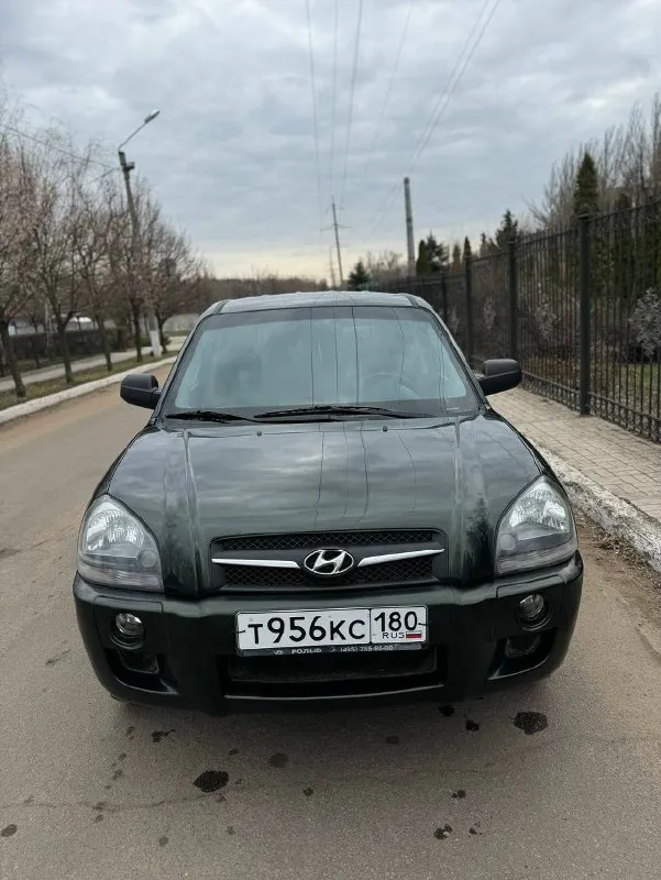 Продам hyundai tucson 2008г. в я хозяин по всем документам, мотор бензин 2.0 на механике. хочу за машину 🔴800.000₽🔴торговаться не намерен, смотрите цены! отличное состояние машины, кузов без рыжиков, аварий, и прочего - в родном окрасе! приезжайте проверяйте! резина зимняя новая, есть летняя в комплекте. подогревы сидений, эл. зеркала, сигнализация, 4 подъемника, датчик дождь свет, хорошая музыка, и еще много чего! диагностическая карта(техосмотр) в наличии, хоть сразу в мрео. автотека идеальная, пробег 233т. км на машине езжу, пробег растет. в последних руках 13лет, два ключа птс оригинал! по днищу перед зимой занимался, обрабатывал, целое! +79494239299 📞 звоните: +7(949)4239299 - фотография - 7