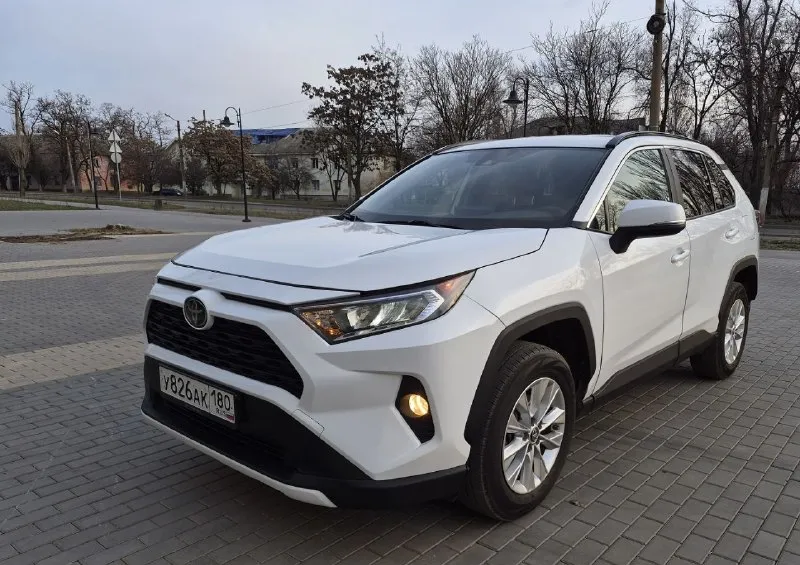 Toyota rav4 - 2020г полный привод. мотор 2.5 + 8ст акпп пробег 92т. км в отличном состоянии, вложений не требует. два комплекта шин. в донецке более 3 лет. вин код на фото. продажа с переоформлением. донецк цена 3 100 000р +7949-02-162-54 - фотография - 1