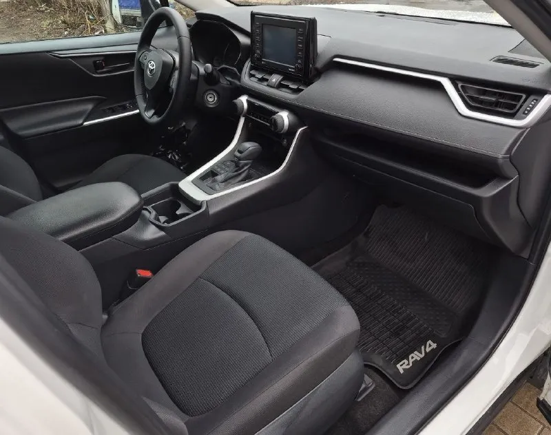 Toyota rav4 - 2020г полный привод. мотор 2.5 + 8ст акпп пробег 92т. км в отличном состоянии, вложений не требует. два комплекта шин. в донецке более 3 лет. вин код на фото. продажа с переоформлением. донецк цена 3 100 000р +7949-02-162-54 - фотография - 5
