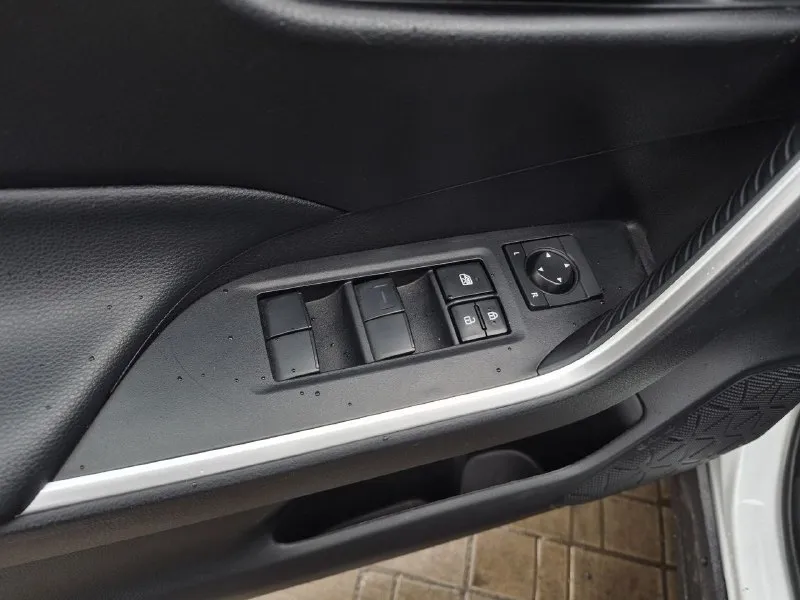 Toyota rav4 - 2020г полный привод. мотор 2.5 + 8ст акпп пробег 92т. км в отличном состоянии, вложений не требует. два комплекта шин. в донецке более 3 лет. вин код на фото. продажа с переоформлением. донецк цена 3 100 000р +7949-02-162-54 - фотография - 8