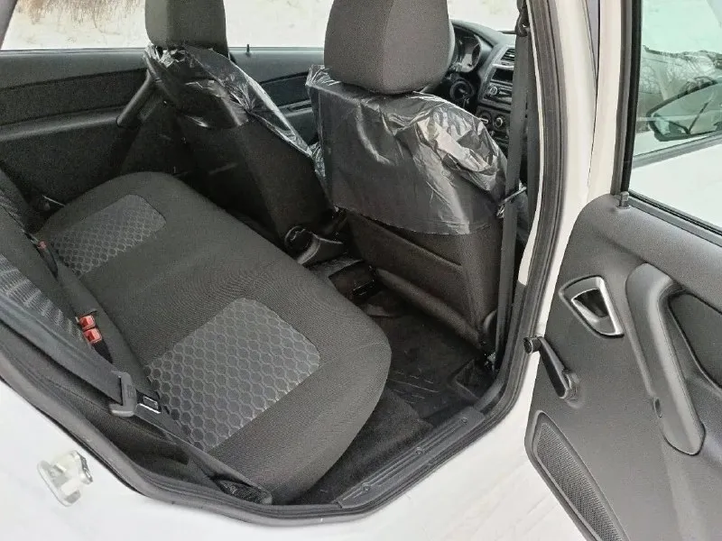 Ваз гранта мотор 1.6 2026 г. в механика пробег 10 км в комплектации кондиционер, передние электро стеклоподьемники, магнитола. вы будете первый владелец по эптс цена 1 150 000 руб. можно цвет, модель под заказ. тел: +79495185933 📞 звоните: +7(949)5185933 - фотография - 5