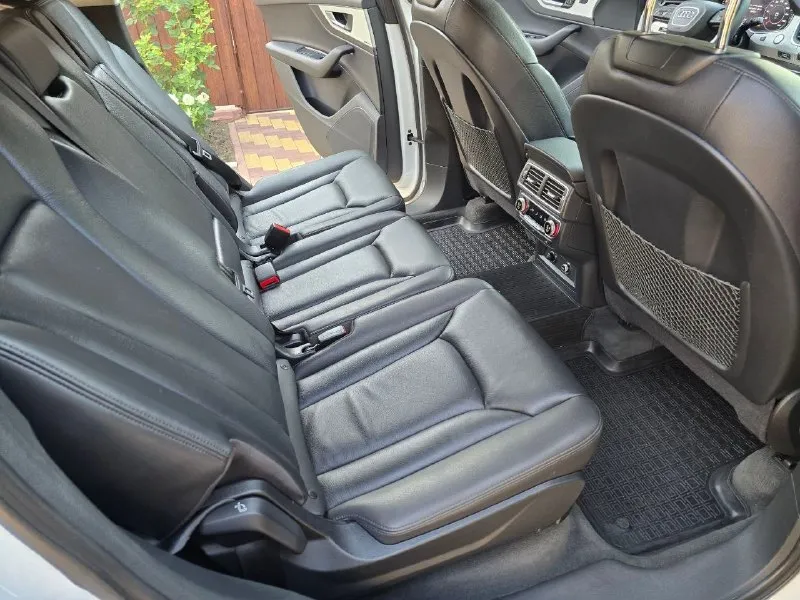 Продам audi q7 2.0 tfsi 2019 год. мощность: 252 л. с. птс: электронный владельцев по птс: 1 состояние: не битый коробка передач: автомат привод: полный тип кузова: внедорожник 5-дверный цвет: белый руль: левый +7 949 401 6982 антон 📞 звоните: +7(949)4016982 - фотография - 3