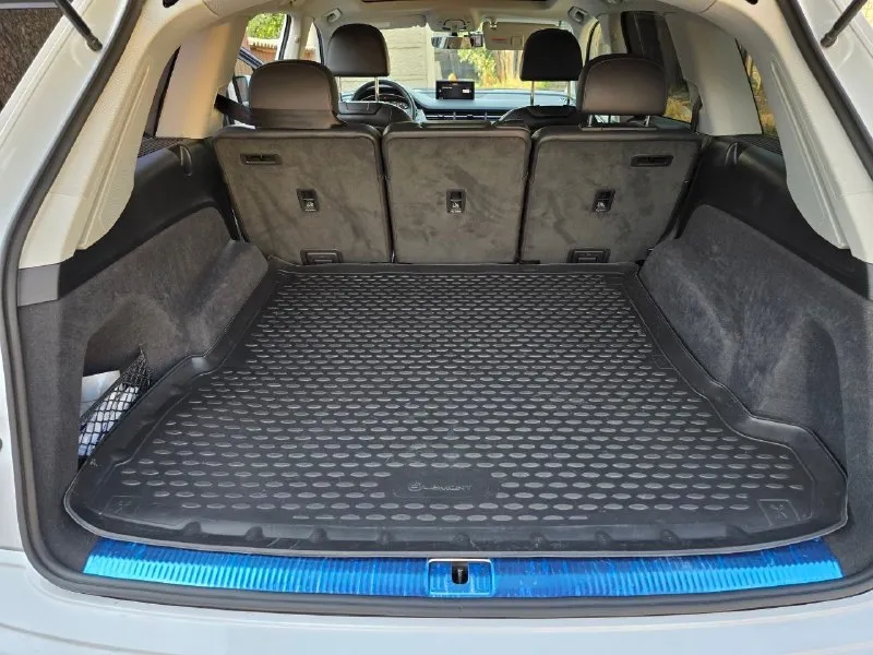 Продам audi q7 2.0 tfsi 2019 год. мощность: 252 л. с. птс: электронный владельцев по птс: 1 состояние: не битый коробка передач: автомат привод: полный тип кузова: внедорожник 5-дверный цвет: белый руль: левый +7 949 401 6982 антон 📞 звоните: +7(949)4016982 - фотография - 4