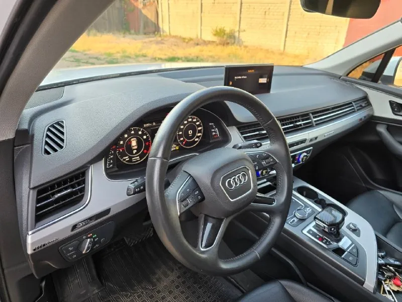 Продам audi q7 2.0 tfsi 2019 год. мощность: 252 л. с. птс: электронный владельцев по птс: 1 состояние: не битый коробка передач: автомат привод: полный тип кузова: внедорожник 5-дверный цвет: белый руль: левый +7 949 401 6982 антон 📞 звоните: +7(949)4016982 - фотография - 6