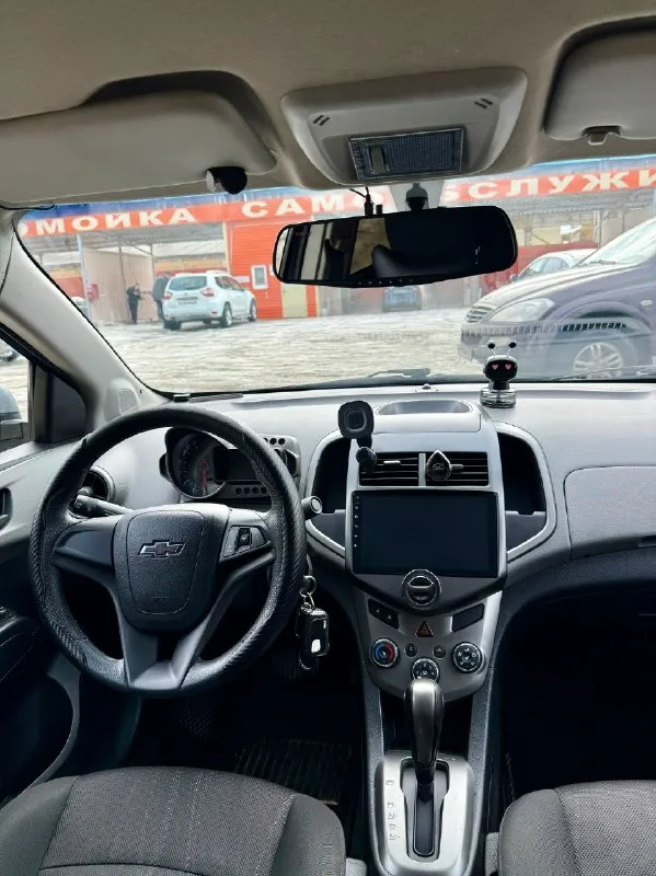 Chevrolet aveo t300 2015 г. В. * год покупки декабрь 2014 г. * поколение 2014-2020 * пробег 160 000 тыс. * владельцев по птс 2 * не битый * модификация 1.6 ат ( 115 л. С) * коробка автомат * бензин 92 * передний привод * комплектация комфорт * сигнализация starlaine chevrolet aveo t300, декабрь, 2014 г. Покупался для себя. Вложений не требует, сел и поехал. Своевременная замена масла и то. Стоят свежие тормозные колодки и диски. По подвеске всё отлично (не гремит, не стучит) лакокрасочное покрытие идеальное. Днище в отличном состоянии. Замена масла в акпп на 155 тыс. Бережное использование автомобиля. * авто в собственности 5 лет (с апреля 2021 г. ). Без запретов и ограничений. Чистая. * очень комфортная и шустрая. * комплектация: магнитола с картплей, видео-регистратор, автозапуском старлайн с приложением и брелком. Авто можно завести и проследить он-лайн через приложение. * чистый, ухоженный салон, в машине не курили. Сиденья не продавлены) * очень экономный расход бен
📞 Звоните: +7(949)6647784 - фотография - 5