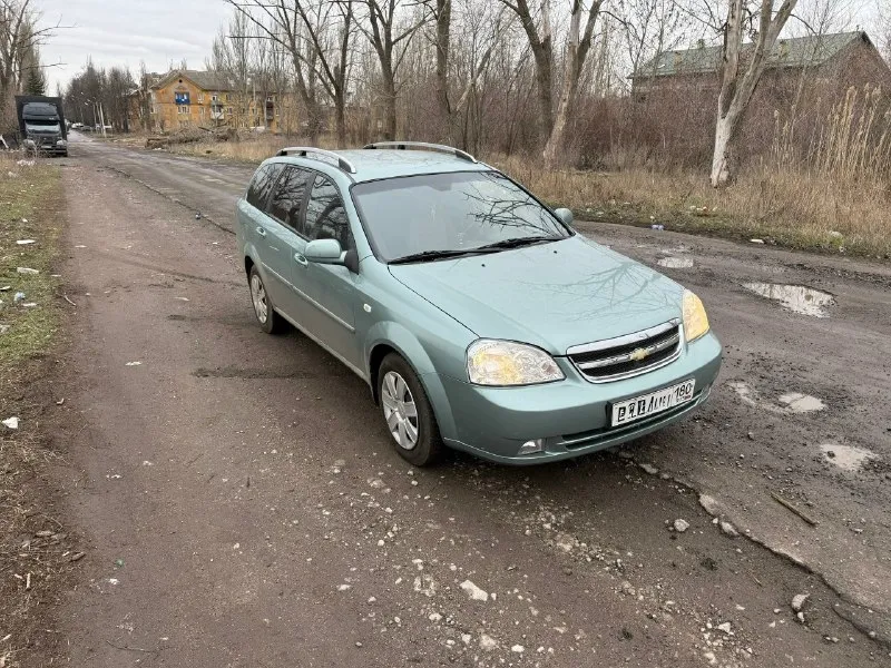 Продам chevrolet nubira 1.8 год выпуска: 2006 год пробег: 238.000 км хорошая комплектация: климат контроль, датчик света, датчик дождя, подогрев дворников, мультируль, 4 стеклоподъемника, центральный замок, электро регулировка зеркал. Новая зимня резина r15 новое лобовое стекло кузов в хорошем состоянии. Рыжиков и т. Д нет. Пороги, стаканы в идеальном состоянии. Новое сцепление. Пройден техосмотр (диагностическая карта на руках) по двигателю и кпп вопросов нет. Я второй владелец по птс работает каждая кнопка осмотр г. Донецк (пролетарский район) цена 670.000 рублей торг строго у капота +79494005050
📞 Звоните: +7(949)4005050 - фотография - 1
