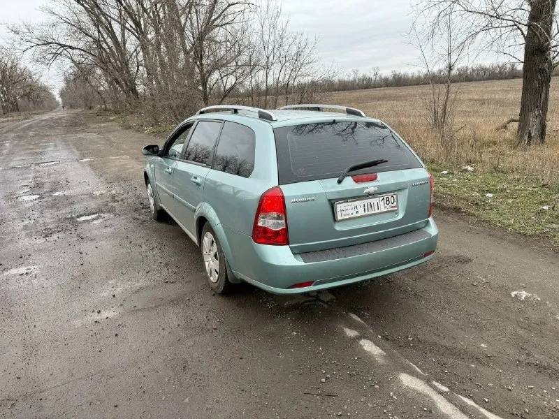 Продам chevrolet nubira 1.8 год выпуска: 2006 год пробег: 238.000 км хорошая комплектация: климат контроль, датчик света, датчик дождя, подогрев дворников, мультируль, 4 стеклоподъемника, центральный замок, электро регулировка зеркал. Новая зимня резина r15 новое лобовое стекло кузов в хорошем состоянии. Рыжиков и т. Д нет. Пороги, стаканы в идеальном состоянии. Новое сцепление. Пройден техосмотр (диагностическая карта на руках) по двигателю и кпп вопросов нет. Я второй владелец по птс работает каждая кнопка осмотр г. Донецк (пролетарский район) цена 670.000 рублей торг строго у капота +79494005050
📞 Звоните: +7(949)4005050 - фотография - 3