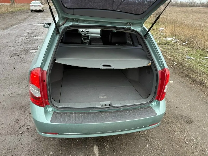 Продам chevrolet nubira 1.8 год выпуска: 2006 год пробег: 238.000 км хорошая комплектация: климат контроль, датчик света, датчик дождя, подогрев дворников, мультируль, 4 стеклоподъемника, центральный замок, электро регулировка зеркал. Новая зимня резина r15 новое лобовое стекло кузов в хорошем состоянии. Рыжиков и т. Д нет. Пороги, стаканы в идеальном состоянии. Новое сцепление. Пройден техосмотр (диагностическая карта на руках) по двигателю и кпп вопросов нет. Я второй владелец по птс работает каждая кнопка осмотр г. Донецк (пролетарский район) цена 670.000 рублей торг строго у капота +79494005050
📞 Звоните: +7(949)4005050 - фотография - 4
