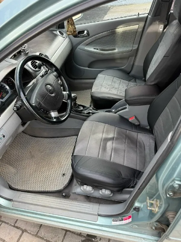 Продам chevrolet nubira 1.8 год выпуска: 2006 год пробег: 238.000 км хорошая комплектация: климат контроль, датчик света, датчик дождя, подогрев дворников, мультируль, 4 стеклоподъемника, центральный замок, электро регулировка зеркал. Новая зимня резина r15 новое лобовое стекло кузов в хорошем состоянии. Рыжиков и т. Д нет. Пороги, стаканы в идеальном состоянии. Новое сцепление. Пройден техосмотр (диагностическая карта на руках) по двигателю и кпп вопросов нет. Я второй владелец по птс работает каждая кнопка осмотр г. Донецк (пролетарский район) цена 670.000 рублей торг строго у капота +79494005050
📞 Звоните: +7(949)4005050 - фотография - 5