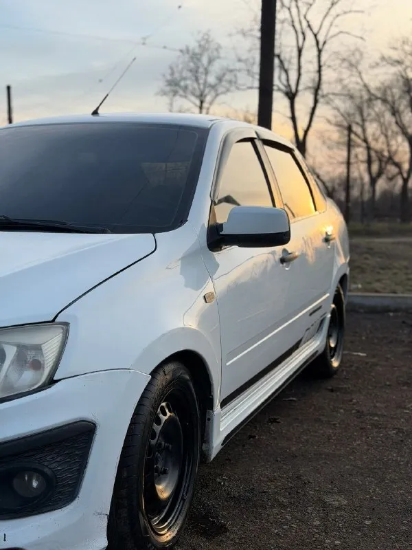 Лада гранта✅ на 8 клопе✅ выпуска 2014 год ✅ пробег 181тыс. ✅ мотор работает хорошо ✅ не дымит, ✅тянет бодро!✅ коробка механика, переключает мягко, без хрустов✅, не выбивает, ✅ не воет! ✅ ходовая не гремит, мягкая! ❗️✅ с элек. .. round-image:url('//telegram. org/img/emoji/40/e29c85.png')">✅ на ss20 стойках!✅ штампы новые, r15 на новой зимней резине! ✅ выхлоп тихий, но приятно звучит, с попкормом!✅ музыка играет норм, ✅стоит хороший андроид качественный ! с задней камерой вида ✅ приятный салон, чистый! 2 этажа led светит очень хорошо! 👌 дно пороги, целые, без гнили! стаканы лонжероны все отлично! 👍 по кузову в порядке, желательно поменять передний бампер, ну или просто покрасить, чуть покоцан! ❗️ по документам, все чисто, без запретов, без штрафов, птс стс дкп все на руках, переоформление без проблем! 180регион по всей информации по номеру:+79495068949 цена 430 - фотография - 4