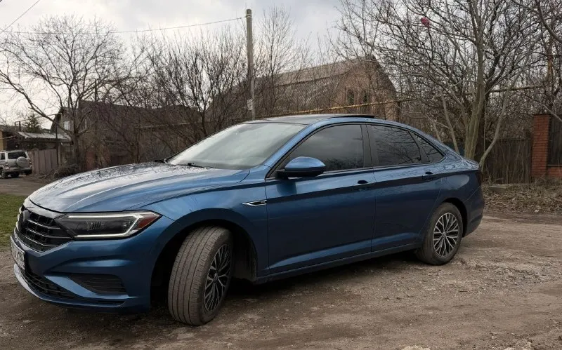 Продам jetta sel 2019 год цена : 1.820 ￼ + торг г. донецк +79494191770 салон в отличном состоянии, по технике без каких либо нареканий. хорошая комплектация! -led передние и задние фары -бесключевой доступ -датчик дождя и света -круиз контроль -2-х зонный климат контроль -подогрев сидений -датчики давления в шинах -контурная подсветка салона с возможностью выбора цвета 📞 звоните: +7(949)4191770 - фотография - 4