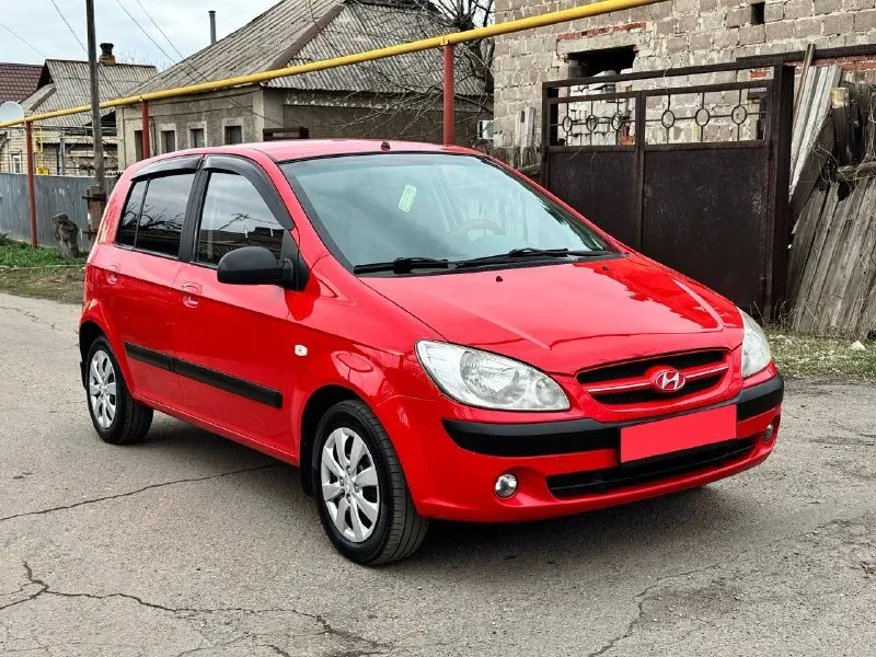 Продам: hyundai getz автомат 1.4 бензин, автомат 2008 года выпуска кузов отличный без дтп не гнилой нет намека даже на ржавчину днище, пороги, арки идеал очень много вложили в авто техника новой машины кондиционер электронные стеклоподъемники 4 шт. , гур, магнитола подогревы сидений партроники, сигнализация пробег оригинал 155.000 км можем ехать на любые сто и проверять я только за, за авто не стыдно звоните все по тел расскажу, таких автомобилей мало, хозяйский ухоженный цена:650.000 руб. диагностическая карта на руках торг символический у капота +79493829905 феникс +79198860059 мтс 📲 tg: @vania_3773 📞 звоните: +7(949)3829905 - фотография - 2