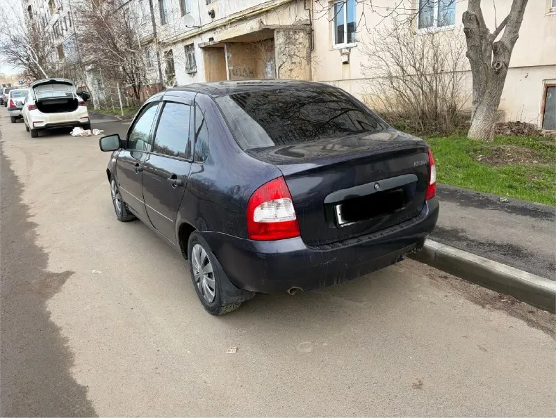 Продам ваз kalina l, 2008 года выпуска цена 295.000, торг у капота! 3 собственника по птс! (оригинал) родной пробег 131.600 км в дтп машина не участвовала! днище, стаканы, пороги - в хорошем состоянии! двигатель(1.6 - 8-клап. ) в очень хорошем состоянии, не дымит, не троит, масло не ест! коробка переключает плавно, как положено! стекла все родные! новый грм, помпа, ходовая обслужена! комплектация -эур, передние эсп, обогрев боковых зеркал и заднего стекла, лэд птф, очень хорошая музыка, тонировка задней полусферы, заводской ключ с сигнализацией! машина на зимней резине, без вложений, на полной боевом ходу, состояние- сел поехал. +79595488501 город краснодон 📞 звоните: +7(959)5488501 - фотография - 2