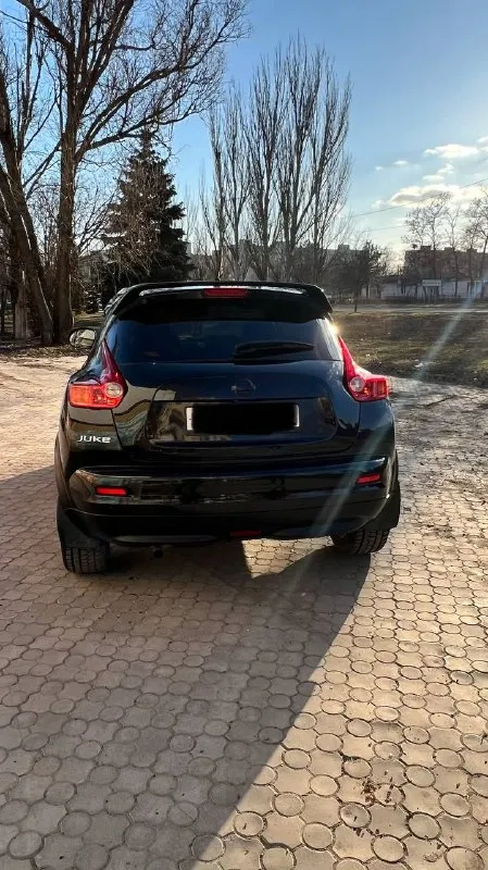 В продаже nissan juke, 2013 г. в. бензин, 1,6. коробка автомат, не вариатор! стоит с nissan tida. состояние отличное. камера заднего вида, парктроник задний. ездила девочка, автомобиль управлялся аккуратно. заменены все расходники. два комплекта резины (зима и лето). разумный торг у капота. подробнее расскажу по телефону или при осмотре. автомобиль находится в мариуполе.850000₽ +79496437234 📲 tg: @koba_fx37 📞 звоните: +7(949)6437234 - фотография - 4