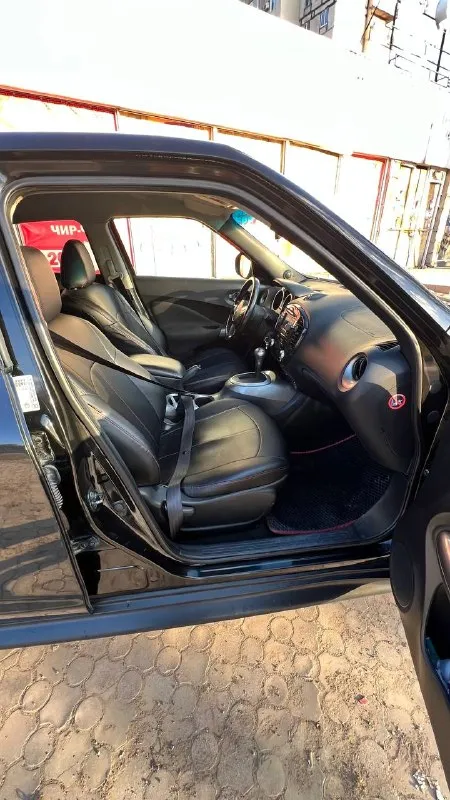 В продаже nissan juke, 2013 г. в. бензин, 1,6. коробка автомат, не вариатор! стоит с nissan tida. состояние отличное. камера заднего вида, парктроник задний. ездила девочка, автомобиль управлялся аккуратно. заменены все расходники. два комплекта резины (зима и лето). разумный торг у капота. подробнее расскажу по телефону или при осмотре. автомобиль находится в мариуполе.850000₽ +79496437234 📲 tg: @koba_fx37 📞 звоните: +7(949)6437234 - фотография - 7
