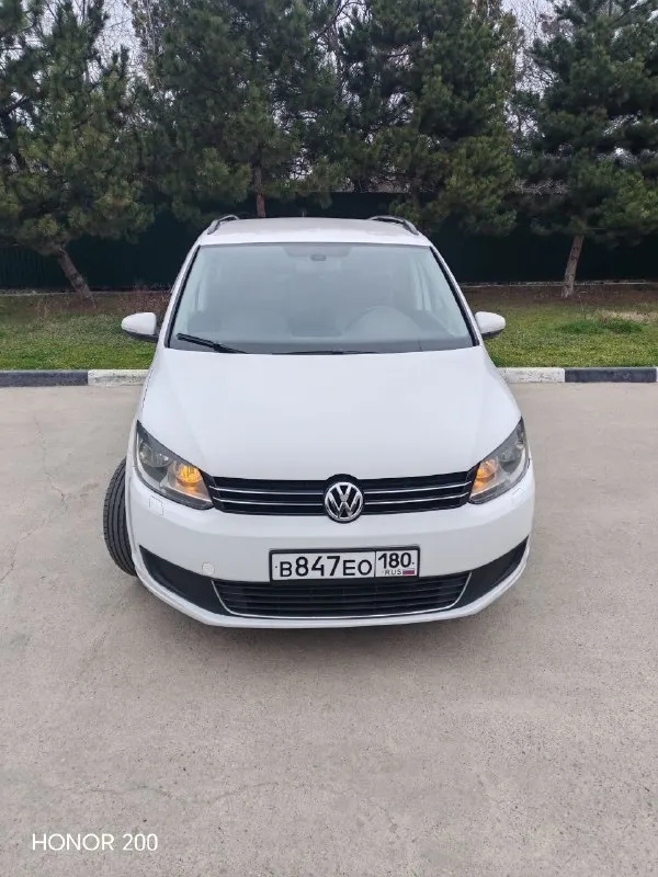 Продам volkswagen touran ecoful 2011год пробег 262тыс. км поменянна цепь грм, турбина, сцепление всё оригинал. по ходовой всё менялось вовремя. двс масло не жрёт. птс оригинал, я второй собственник. заправка 800руб хватает на 500-550км потрасе. цена 900 тыс. руб без торга г. горловка +79182276410 - фотография - 3