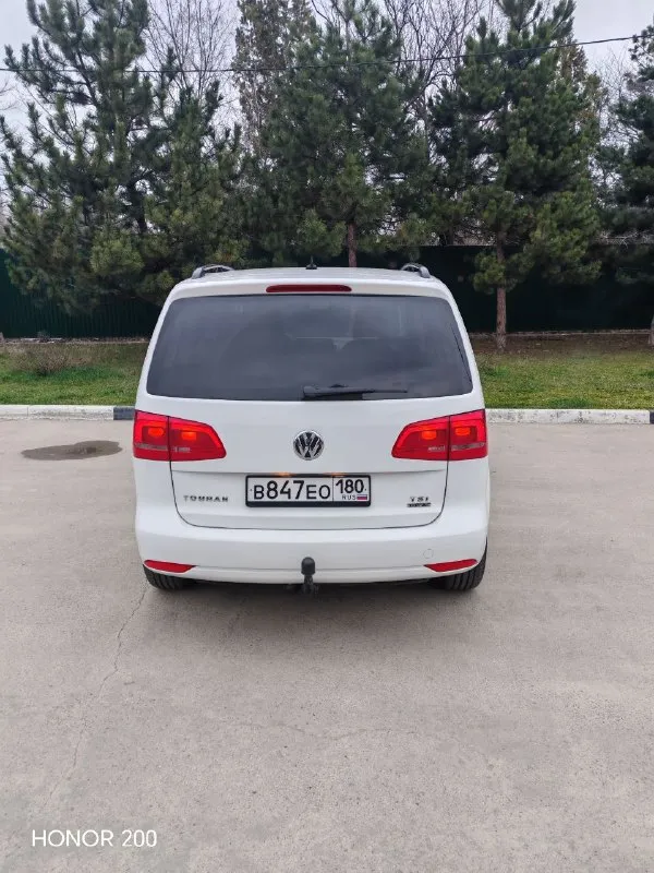 Продам volkswagen touran ecoful 2011год пробег 262тыс. км поменянна цепь грм, турбина, сцепление всё оригинал. по ходовой всё менялось вовремя. двс масло не жрёт. птс оригинал, я второй собственник. заправка 800руб хватает на 500-550км потрасе. цена 900 тыс. руб без торга г. горловка +79182276410 - фотография - 4
