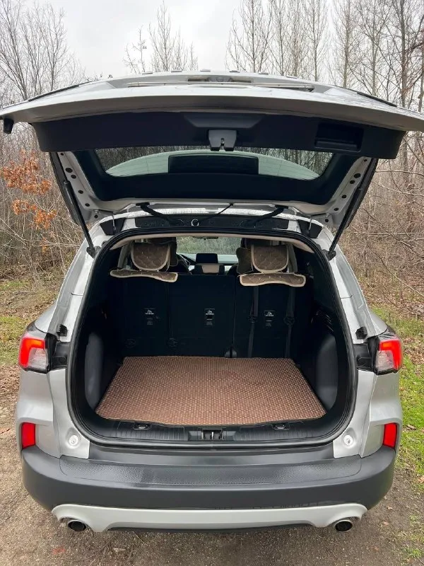 Срочно продам ford escape, цена снижена год выпуска: 11/2020 пробег: 16 000 км модификация: 1.5 (180 л. с.) тип двигателя: бензин коробка передач: 8-ступ. автомат привод: полный комплектация: se цвет: серый. один владелец. брал с пробегом 300км -датчик света слепых зон -удержание в полосе -круиз-контроль -климат-контроль -камера заднего вида -старт-стоп -apple carplay, android auto -подогрев сидений -электропривод сидений - комплект зимней резины в продаже ford escape в идеальном техническом и внешнем состоянии. состояние нового авто. авто в г. горловка, днр. цена: 2 350 000 рублей реальному покупателю торг контакты: феникс/телеграм: +7 949 589 12 99 телефон: +7 949 532 42 68 📞 🇷🇺 звоните: +79495891299 - фотография - 6