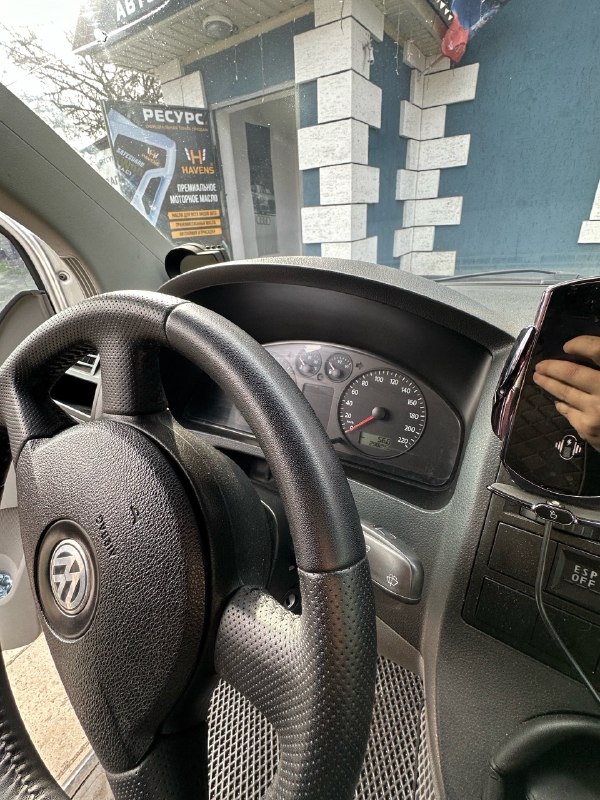 Продам volkswagen t5 год - 2008 - 2.5 tdi мкпп 6 ступ. пробег - 298248 езжу каждый день! машина полностью ухожена и обслужена, обесшумлен кузов, установлена музыка и 2din магнитола, руль перешит в качественную кожу, салон чистый и не затерт, накидки на всех сидениях, масла меняются 7-8т км, заклеен в дорогую атермальную пленку без цветную, задние фары с реста, зеркала с мультивана. два комплекта резины. я второй владелец за всю его жизнь. находится в торезе цена - 2.100.000 + торг +79493525136 📞 звоните: +7(949)3525136 - фотография - 7