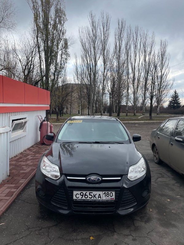 Продам форд фокус год :2011 ✅ мотор 1.6 работает ровно без нареканий ✅ родной пробег 170 тысяч (не кручен)✅ ходовая часть в отличном состоянии ✅ не каких посторонних звуков нет ✅ по кузову состояние идеал, не сколов, не рыжиков, не гнили, нет от слово совсем ✅ в комплект отдам зимнюю резину❗️ цена данного автомобиля 785 плюс торг ! по всей информации:+79495068949 автомобилем владела девочка, отношение бережное ❗️❗️❗️ - фотография - 1