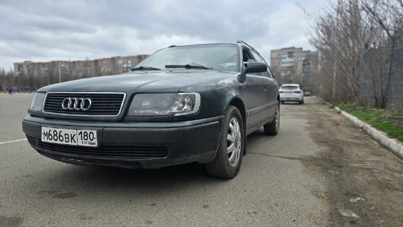 Продам audi 100 c4 на легендарном quattro приводе. мотор 2.8, мощный v6 просто шепчет под капотом. стоит новая коробка передач, не хрустит, не выбивает. блокировка и полный привод, полностью в рабочем состоянии. хорошая комплектация с климатом. кондиционер работает. стоит новый радиатор кондиционера. система охлаждения полностью обслужена. тормозная система обслужена от и до. стоит дорогая линзованная оптика с красивыми диодными дхо. перетяннутые карты дверей. в комплекте зимняя резина на штампах. летняя на титанах. приборная панель стоит от s4 с компьютером. зеркальные номера в подарок. цена 590000 руб. торг +79494819931 📞 звоните: +7(949)4819931 - фотография - 1