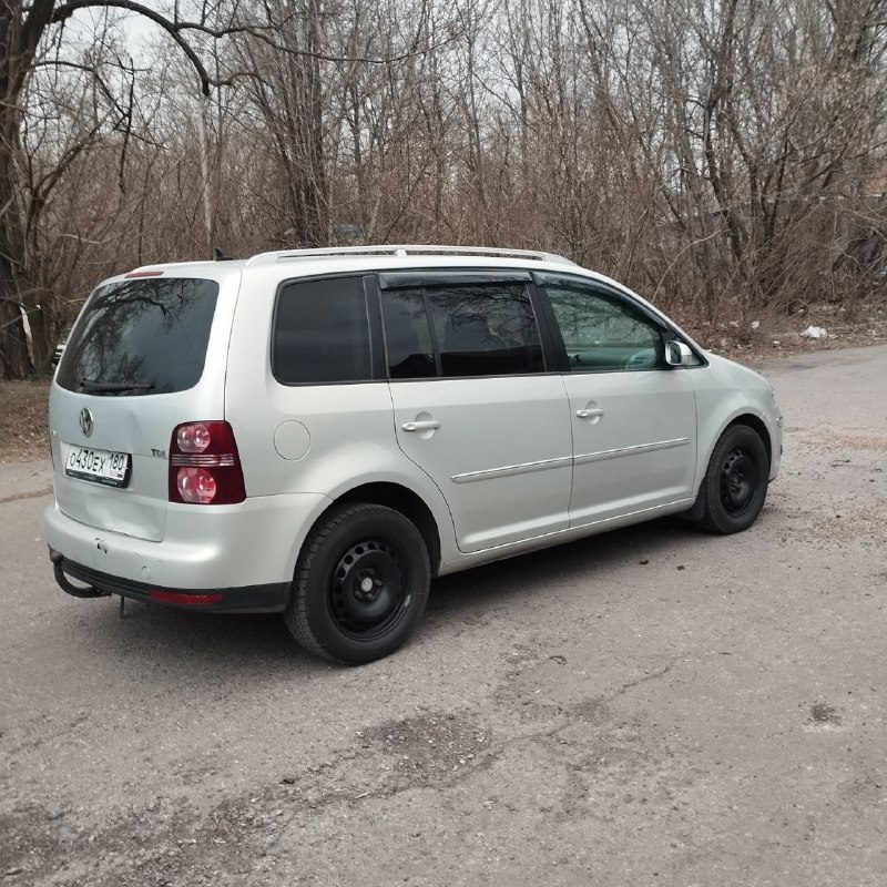 Volkswagen туран 2008 г. в. 2 л 6 ступенчатый автомат,7ми местный, в хорошем состоянии для своих лет, есть жизненные моменты, два комплекта резины, лето на новых титанах, по технической части в идеальном состоянии +79498600721, 800000 руб торг никто не отменял донецк буденновский район 📞 звоните: +7(949)8600721 - фотография - 2