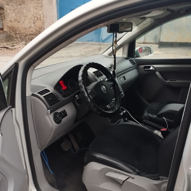 Volkswagen туран 2008 г. в. 2 л 6 ступенчатый автомат,7ми местный, в хорошем состоянии для своих лет, есть жизненные моменты, два комплекта резины, лето на новых титанах, по технической части в идеальном состоянии +79498600721, 800000 руб торг никто не отменял донецк буденновский район 📞 звоните: +7(949)8600721 - фотография - 6