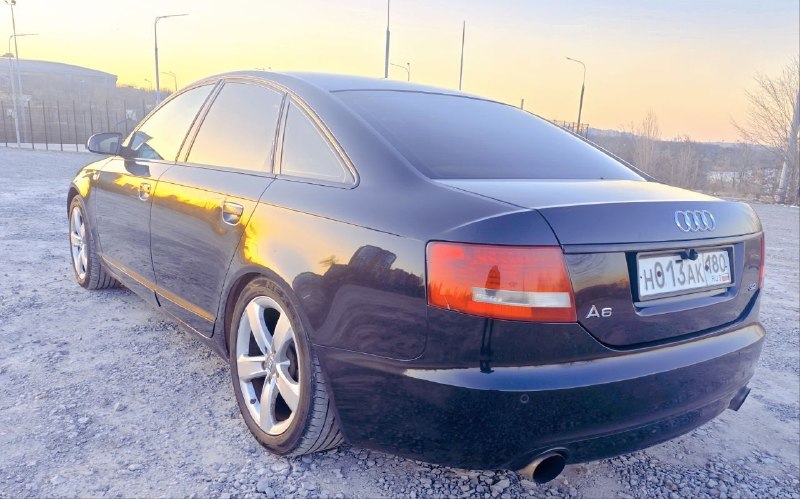 🚘 марка / модель: audi a6 c6 💶 цена: 789.000р, торг у капота. 📮 город: донецк 📅 год выпуска: 2006 📊 пробег: 345.000км ⛽ двигатель (тип, объем): бензин, 3.2 fsi 🔧 тип кпп: автомат 📝 описание: очень хорошая комплектация. для своих лет - отличное состояние, сел и поехал. кузов оцинкованный, без гнили, вздутий и дыр. летняя резина на 18х, зимняя резина на 17х дисках. переоформление без проблем. возможна продажа в кредит. ☎ контактный телефон: +7949-809-98-52(телеграм) - фотография - 3