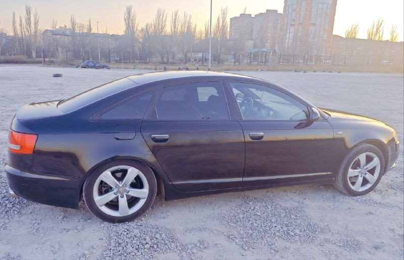 🚘 марка / модель: audi a6 c6 💶 цена: 789.000р, торг у капота. 📮 город: донецк 📅 год выпуска: 2006 📊 пробег: 345.000км ⛽ двигатель (тип, объем): бензин, 3.2 fsi 🔧 тип кпп: автомат 📝 описание: очень хорошая комплектация. для своих лет - отличное состояние, сел и поехал. кузов оцинкованный, без гнили, вздутий и дыр. летняя резина на 18х, зимняя резина на 17х дисках. переоформление без проблем. возможна продажа в кредит. ☎ контактный телефон: +7949-809-98-52(телеграм) - фотография - 4