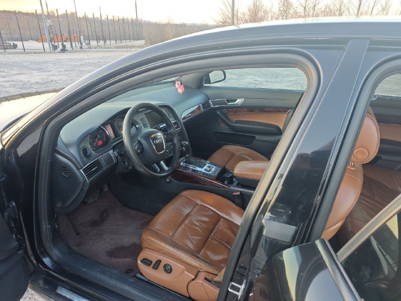 🚘 марка / модель: audi a6 c6 💶 цена: 789.000р, торг у капота. 📮 город: донецк 📅 год выпуска: 2006 📊 пробег: 345.000км ⛽ двигатель (тип, объем): бензин, 3.2 fsi 🔧 тип кпп: автомат 📝 описание: очень хорошая комплектация. для своих лет - отличное состояние, сел и поехал. кузов оцинкованный, без гнили, вздутий и дыр. летняя резина на 18х, зимняя резина на 17х дисках. переоформление без проблем. возможна продажа в кредит. ☎ контактный телефон: +7949-809-98-52(телеграм) - фотография - 6