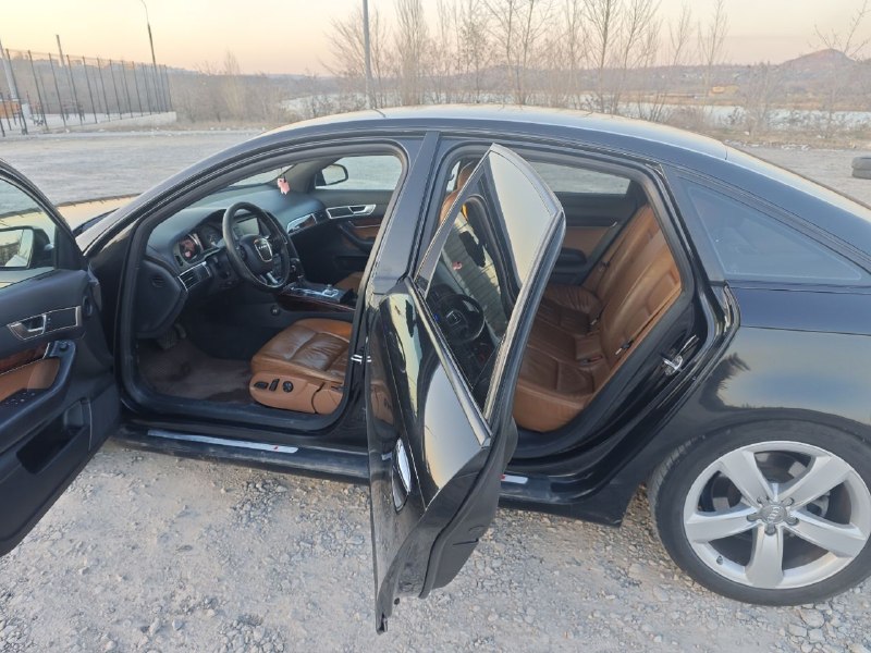 🚘 марка / модель: audi a6 c6 💶 цена: 789.000р, торг у капота. 📮 город: донецк 📅 год выпуска: 2006 📊 пробег: 345.000км ⛽ двигатель (тип, объем): бензин, 3.2 fsi 🔧 тип кпп: автомат 📝 описание: очень хорошая комплектация. для своих лет - отличное состояние, сел и поехал. кузов оцинкованный, без гнили, вздутий и дыр. летняя резина на 18х, зимняя резина на 17х дисках. переоформление без проблем. возможна продажа в кредит. ☎ контактный телефон: +7949-809-98-52(телеграм) - фотография - 7